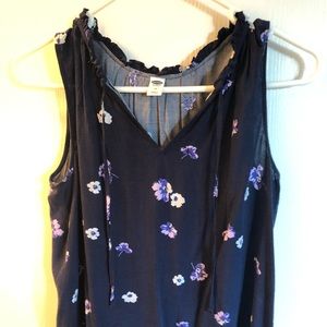 Old Navy sleeveless flower shirt